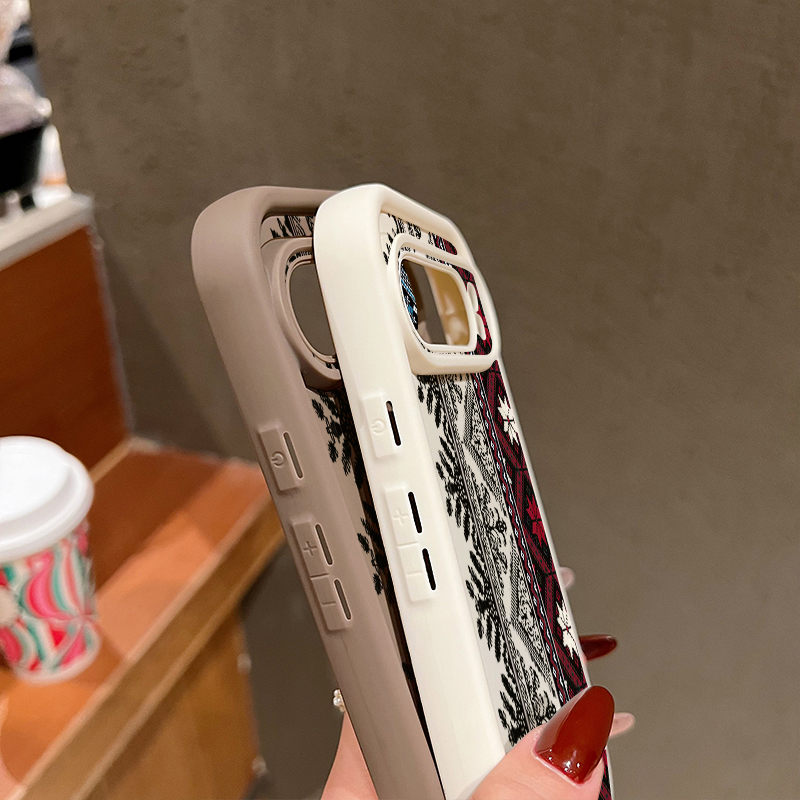 Vintage Totem Pattern Phone Ca - огляд і ціна Google Pixel 8A